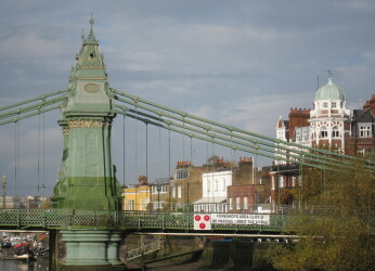 Karen Hearn PHOTO Hammersmith Bridge in Lockdown 2020
